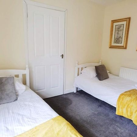 Villa Kenrick Street Great House Available For Guests And Contractors Parking And Wifi à Nottingham Extérieur photo