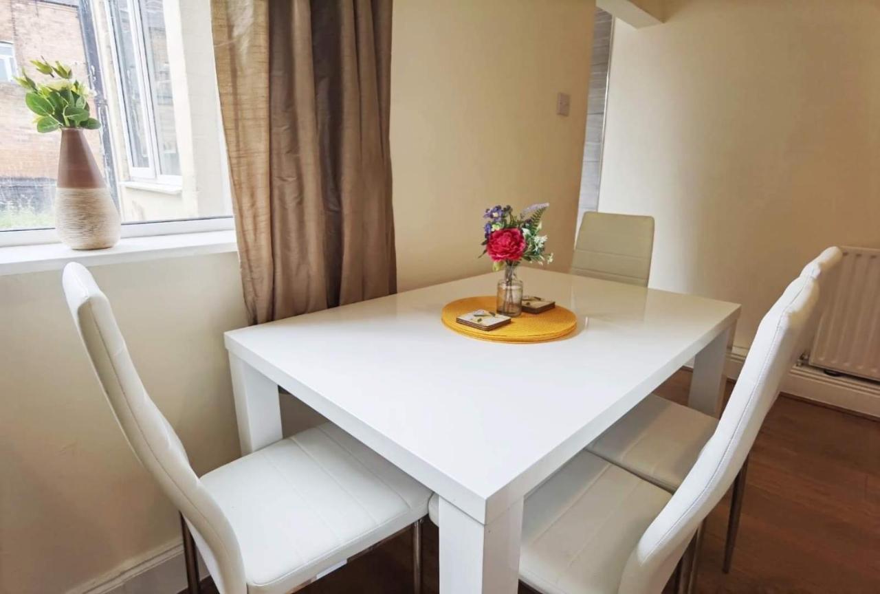 Villa Kenrick Street Great House Available For Guests And Contractors Parking And Wifi à Nottingham Extérieur photo