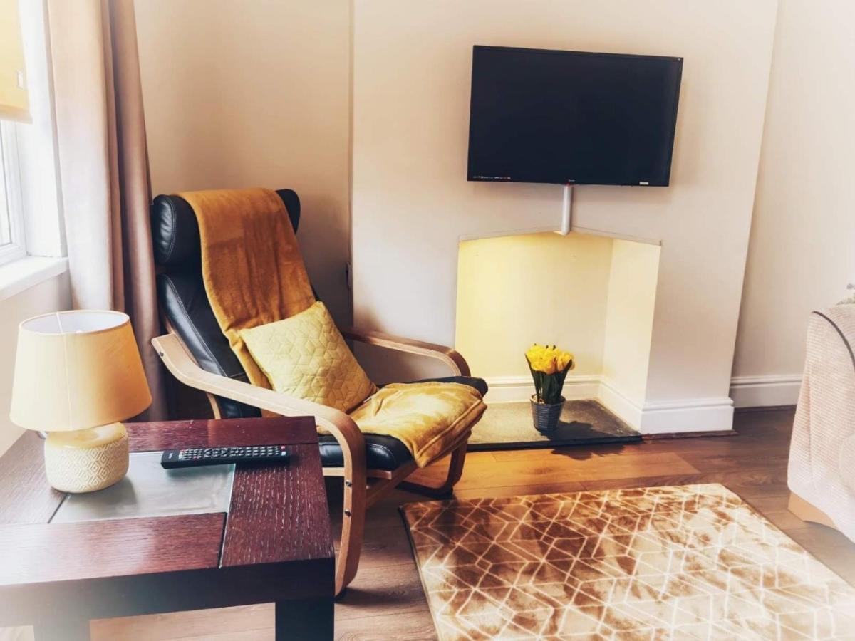 Villa Kenrick Street Great House Available For Guests And Contractors Parking And Wifi à Nottingham Extérieur photo