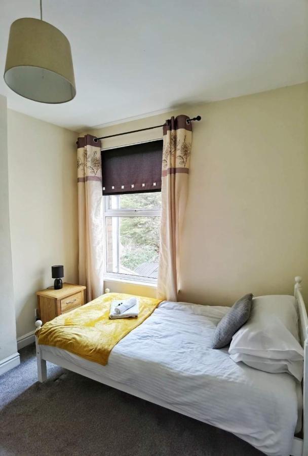Villa Kenrick Street Great House Available For Guests And Contractors Parking And Wifi à Nottingham Extérieur photo