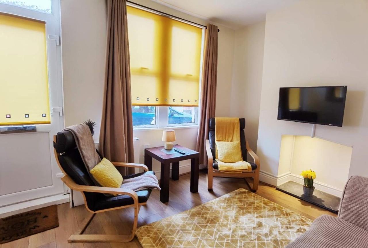 Villa Kenrick Street Great House Available For Guests And Contractors Parking And Wifi à Nottingham Extérieur photo