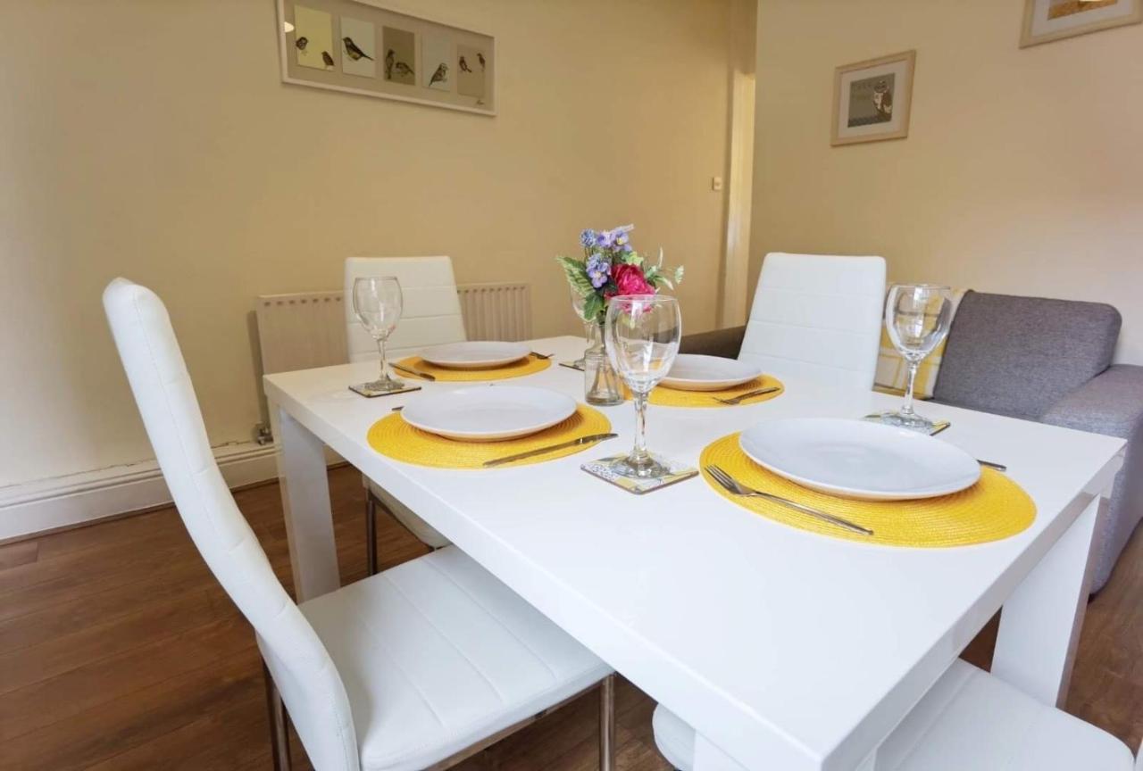 Villa Kenrick Street Great House Available For Guests And Contractors Parking And Wifi à Nottingham Extérieur photo