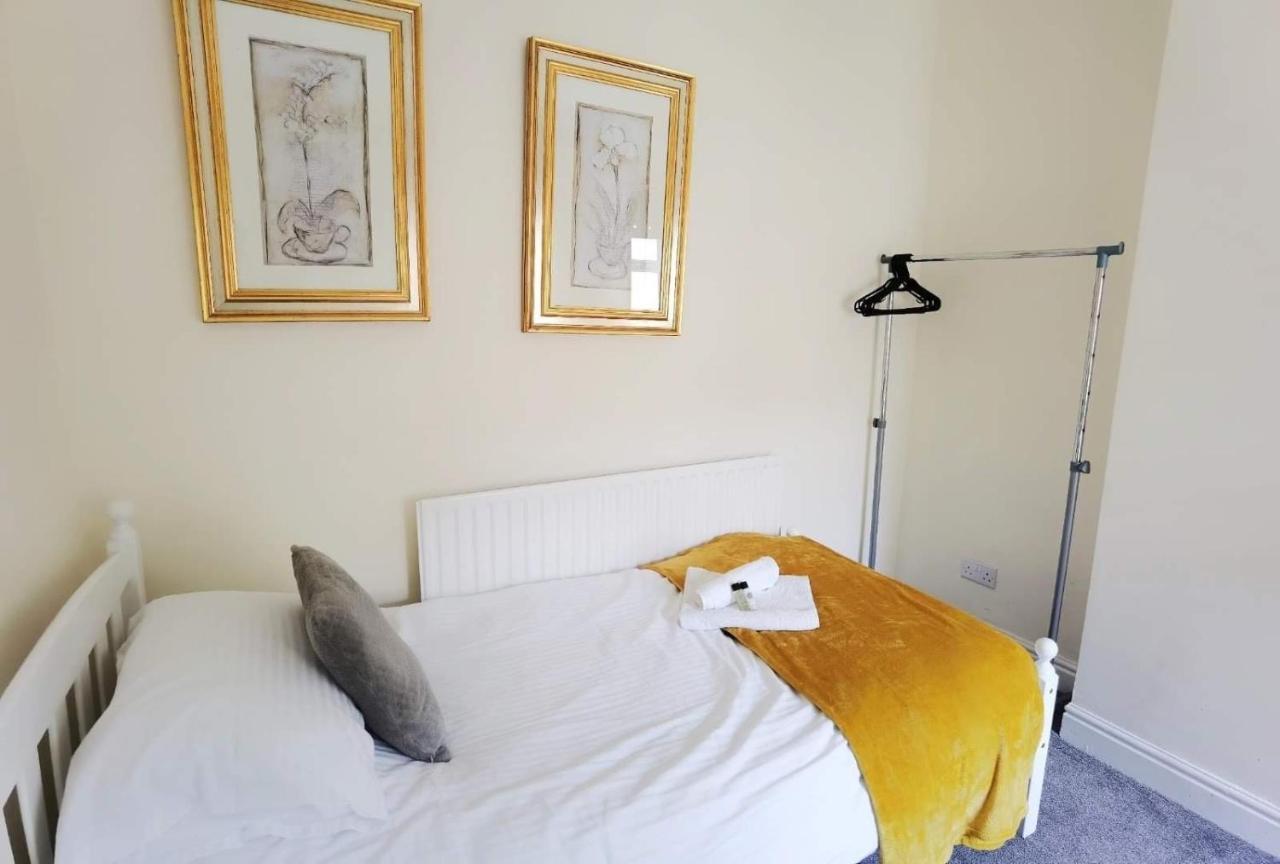Villa Kenrick Street Great House Available For Guests And Contractors Parking And Wifi à Nottingham Extérieur photo