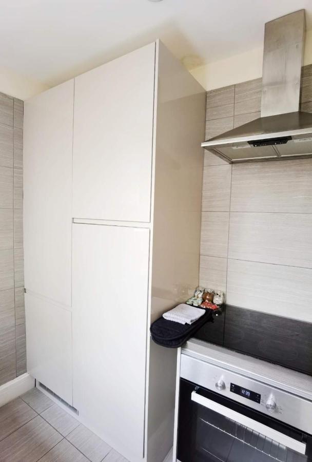 Villa Kenrick Street Great House Available For Guests And Contractors Parking And Wifi à Nottingham Extérieur photo