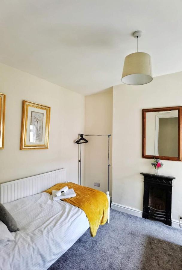 Villa Kenrick Street Great House Available For Guests And Contractors Parking And Wifi à Nottingham Extérieur photo